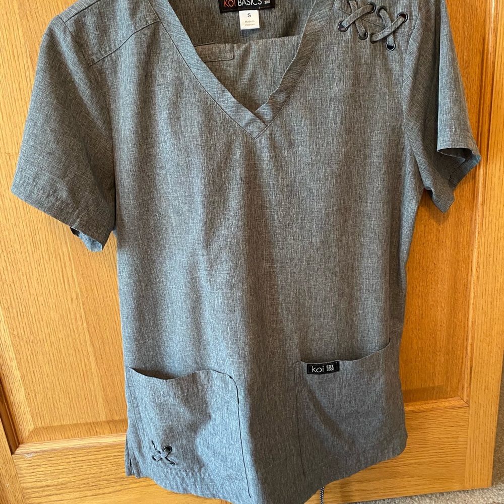 Koi basics scrubs